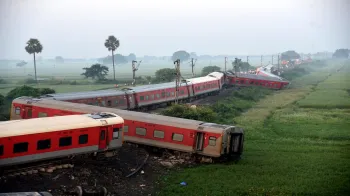 बिहार ट्रेन हादसा: आज भी रद्द हैं कई ट्रेनें, कई के रूट्स में किया गया बदलाव