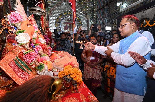 बंजारी धाम परिसर में ब्रम्हलीन विभूतियों के प्रतिमा अनावरण में शामिल हुए मुख्यमंत्री श्री विष्णुदेव साय